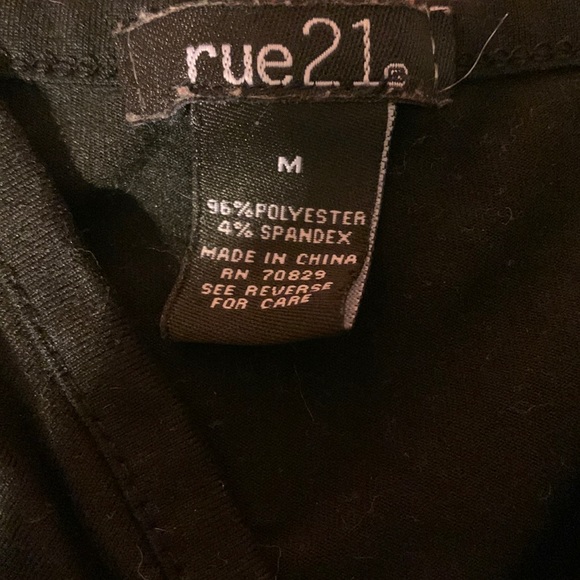 Medium size spaghetti strap crop top - Picture 3 of 3